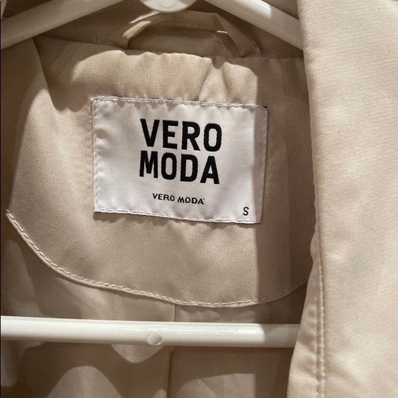 Trench coat - Picture 3 of 3